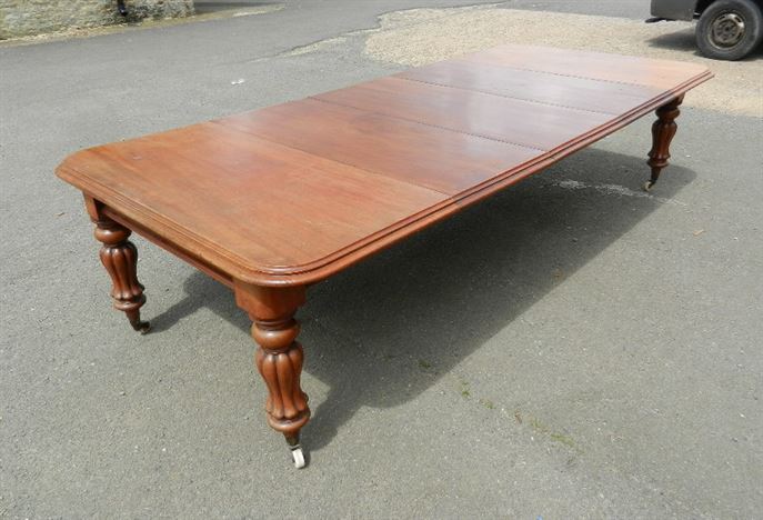 3 Metre Mahogany Extending Table - Early Victorian 10ft Mahogany Extending Dining Table With Reeded Legs