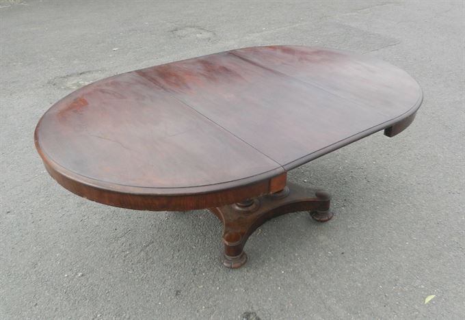 Extending Antique Round Centre Table - Early Victorian Mahogany Round Formed Extending Centre Dining Table