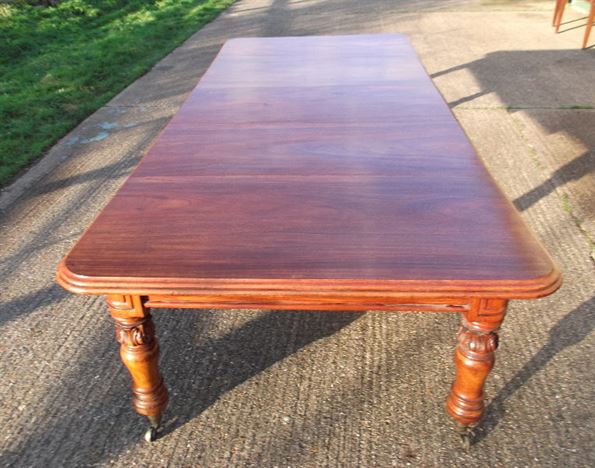 Large Victorian Extending Table - 3 Metre Early Victorian Mahogany Three Leaf Extending Dining Table To Seat 12 To 14 People