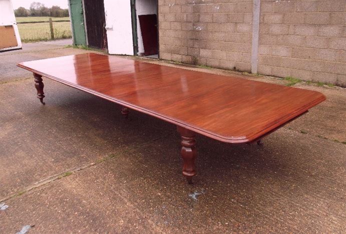 OVER 100 QUALITY ORIGINAL ANTIQUE DINING TABLES ALWAYS IN STOCK