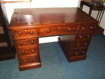 ANTIQUE OFFICE FURNITURE - Antique Victorian Mahogony Pedestal Desk Antique desks - Antique Victorian mahogany pedestal desk - ANTIQUE OFFICE FURNITURE - Antique Victorian Mahogony Pedestal Desk