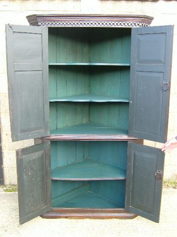 ANTIQUE FURNITURE WAREHOUSE - Antique Georgian Corner Cupboard Antique Georgian Corner Cupboard - George II Mid 18th Century Full Height Oak Corner Cupboard - ANTIQUE FURNITURE WAREHOUSE - Antique Georgian Corner Cupboard