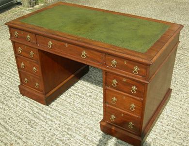 ANTIQUE FURNITURE WAREHOUSE - Antique VICTORIAN MAHOGANY DESK Antique VICTORIAN MAHOGANY DESK - Victorian 19th Century mahogany pedestal kneehole writing desk - ANTIQUE FURNITURE WAREHOUSE - Antique VICTORIAN MAHOGANY DESK