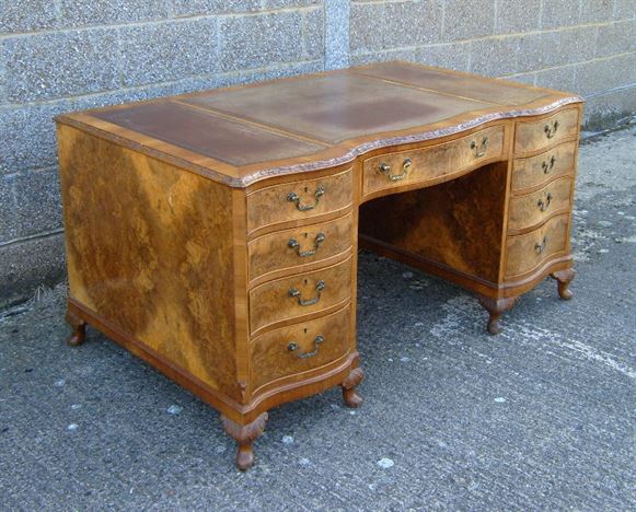 ANTIQUE FURNITURE WAREHOUSE - Large Antique 5ft Georgian Desk Large Antique 5ft Georgian Desk - Large Early Georgian Design Five Foot Antique Walnut Twin Pedestal Desk - ANTIQUE FURNITURE WAREHOUSE - Large Antique 5ft Georgian Desk