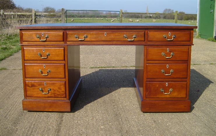 ANTIQUE FURNITURE WAREHOUSE - Large Antique Desk - Large Georgian Large Antique Desk - Large Georgian Mahogany 5ft Pedestal Desk With Leather Inset - ANTIQUE FURNITURE WAREHOUSE - Large Antique Desk - Large Georgian