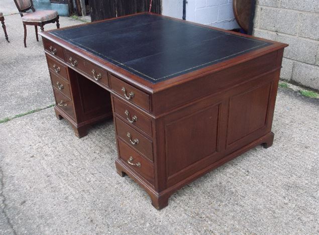 Large Georgian Mahogany Desk - 5ft Georgian Manner Mahogany Pedestal Writing Desk With Leather Inset