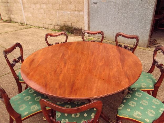 Large Round Georgian Table - 5ft Diameter Regency Period Mahogany Breakfast Dining Table To Seat Eight People
