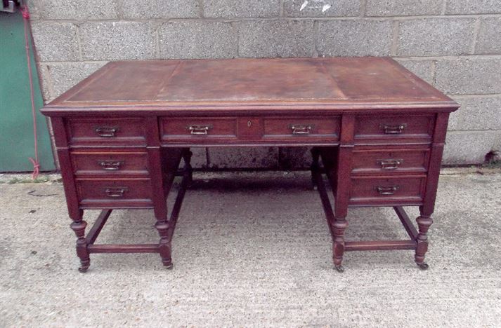 Large Victorian Writing Desk - 5ft By 3ft Victorian Walnut Drawing Room Desk By Maples & Co
